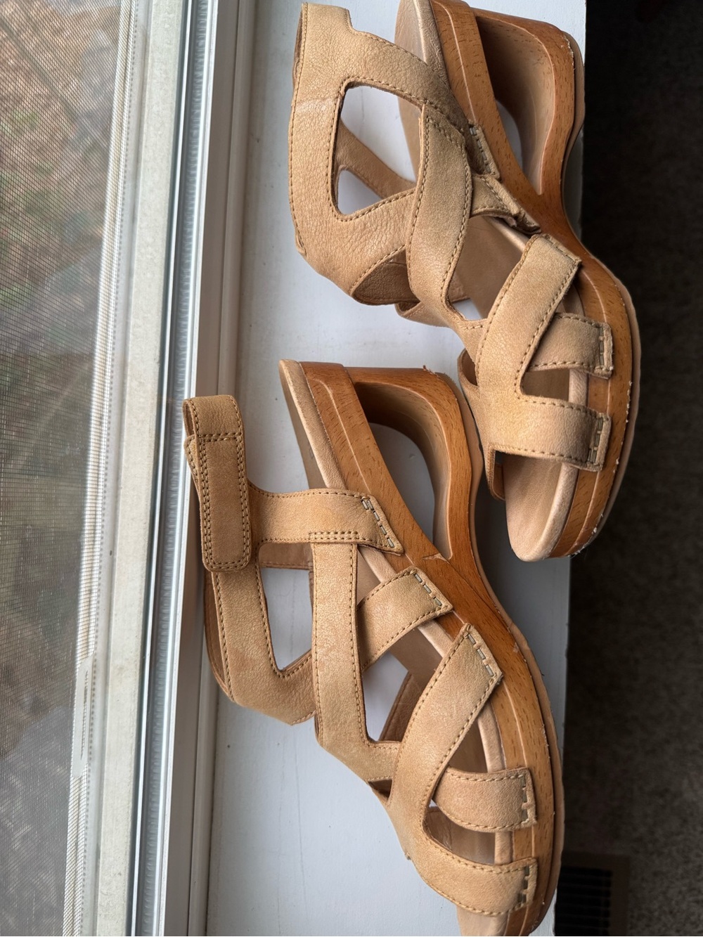 Dansko Tempest Suede Wedge Sandals in Tan - Women size 39 8.5 - Picture 4 of 6
